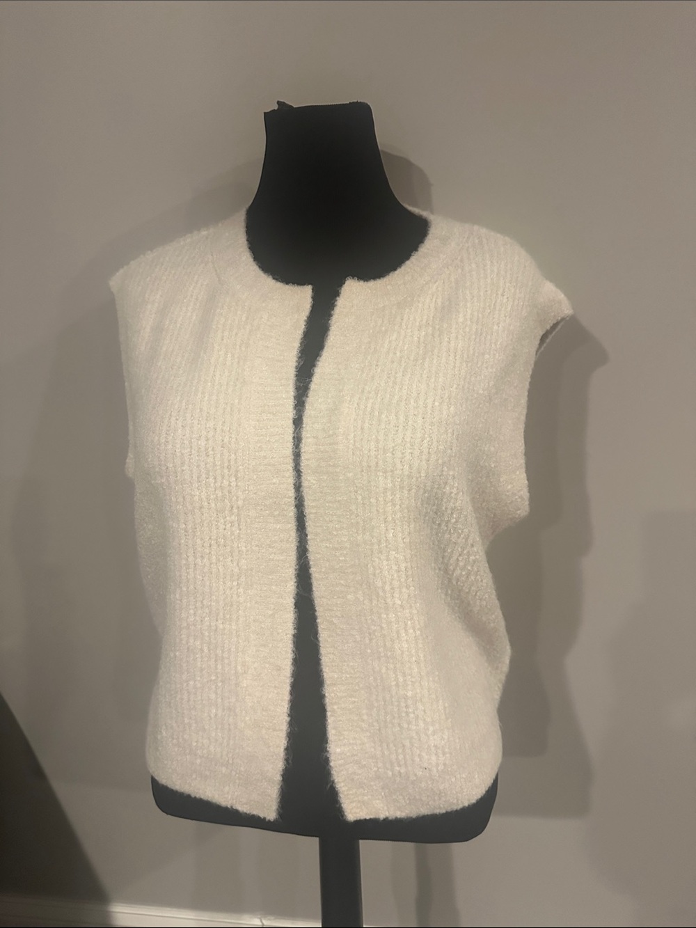 Cozy Cream Sleeveless Knit Vest - Women Sweaters, Size L